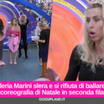 Valeria Marini slera e si rifiuta di ballare la coreografia di Natale in seconda fila